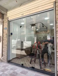 Vitrine en verre trempé 