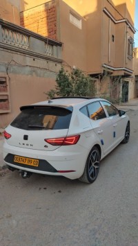 سيدان-متوسطة-seat-leon-2019-fr15-الأغواط-الجزائر