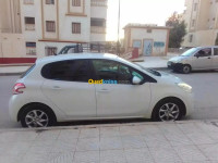 voitures-peugeot-208-2015-active-djelfa-algerie