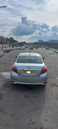 voitures-toyota-yaris-2015-alger-centre-algerie