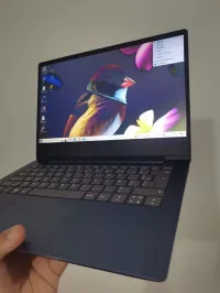 Lenovo ideaPad i5 8em génération 8GB 512GB 14" FHD 10/10 chargeur original 