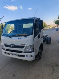 HINO 300 2013