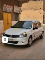 voitures-renault-clio-campus-2011-extreme-saida-algerie