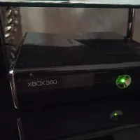 XBOX 360 SLIM avec KINECT