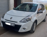 voitures-renault-clio-3-2012-night-and-day-bejaia-algerie