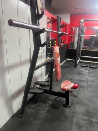 Salle de musculation made in italy très bonne etat