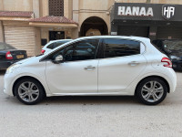 voitures-peugeot-208-2015-allure-oran-algerie