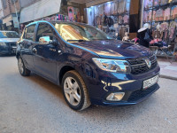 voitures-dacia-sandero-2017-beni-slimane-medea-algerie