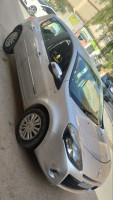 voitures-renault-clio-3-2012-night-and-day-ain-oussara-djelfa-algerie