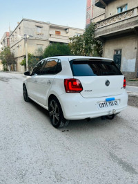 voitures-volkswagen-polo-2013-life-oued-seguen-mila-algerie