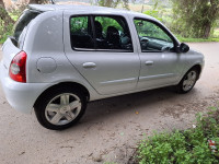 voitures-renault-clio-campus-2012-bye-bejaia-algerie