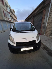 utilitaire-peugeot-expert-2015-vu-court-bordj-bou-arreridj-algerie