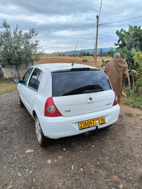 voitures-renault-clio-campus-2012-bye-bir-el-djir-oran-algerie