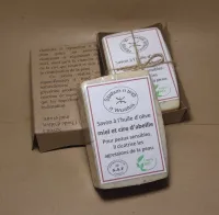 Savon artisanal à l'huile d'olive et miel et cire d'abeilles 