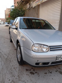 voitures-volkswagen-golf-4-2000-biskra-algerie