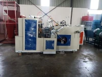 Machine pour fabrcation des gobelet en papier JBZ B
