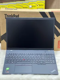 LENOVO THINKPAD P16s Gen 2 AMD RYZEN 7 PRO 7840U 32GO DDR5X 512GO SSD AMD RADEON 780M NEUF SOUS EMBA