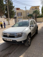 voitures-dacia-duster-2013-ambiance-blida-algerie