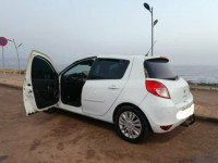 voitures-renault-clio-3-2012-night-and-day-djelfa-algerie