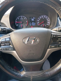 voitures-hyundai-accent-crdi-2019-mohammadia-alger-algerie