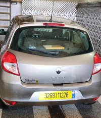 voitures-renault-clio-3-2012-medea-algerie