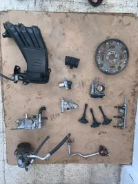 Dès pieces rechange cassé Nissan Micra 