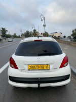 voitures-peugeot-207-2012-alger-centre-algerie