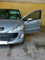 voitures-peugeot-308-2011-biskra-algerie