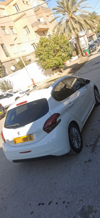 voitures-peugeot-208-2019-allure-facelift-cheraga-alger-algerie