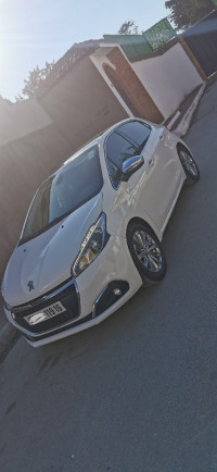 voitures-peugeot-208-2019-allure-facelift-dely-brahim-alger-algerie