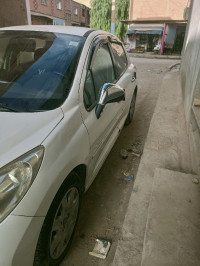 voitures-peugeot-207-2012-رونو-batna-algerie