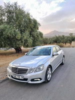 voitures-mercedes-classe-e-2010-e200-mchedallah-bouira-algerie