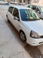 voitures-renault-clio-campus-2014-bye-chelghoum-laid-mila-algerie