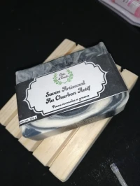 Savon artisanal au charbon actif