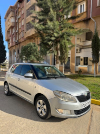 voitures-skoda-fabia-2011-fabiatoit-hydra-alger-algerie