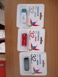 Flash Disque Adata 32 Gb original uv240