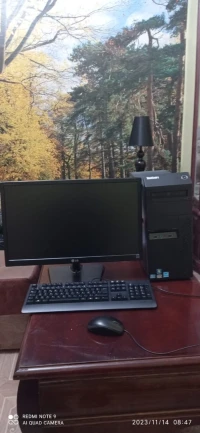 Ordinateur du bureau Lenovo Thinkcenter  Intel I7 pro 