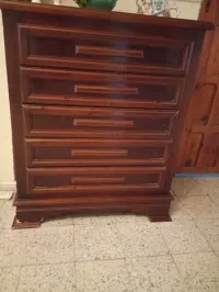 Commodes bois rouge très solide 