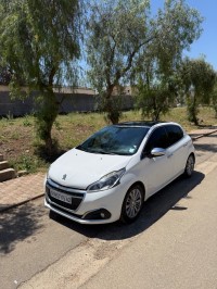 سيارات-peugeot-208-2015-تيبازة-الجزائر