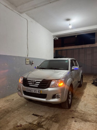 voitures-toyota-hilux-2013-dar-el-beida-alger-algerie