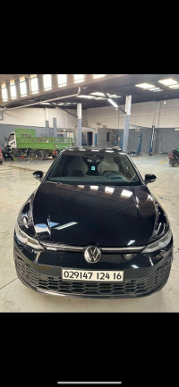 voitures-volkswagen-golf-8-2024-chlef-algerie