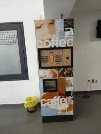 Lots de Distributeurs automatique de boisson  موزعات آلية للمشروبات الساخنة و الباردة مستعملة