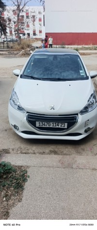 سيارات-peugeot-208-2014-allure-سكيكدة-الجزائر