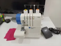 Surjeteuse Element by Pfaff 1230 OL