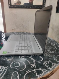 HP Notebook 15 i5-10210u 16 GB RAM 512 GB SSD