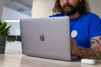 MAC BOOK PRO RETINA 15.6 2016 I7 16GO 256GO SSD 