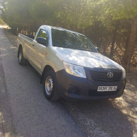 voitures-toyota-hilux-2015-legend-sc-4x2-oum-el-bouaghi-algerie