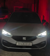 voitures-seat-leon-2021-fr-hybride-204ch-tt-option-annaba-algerie