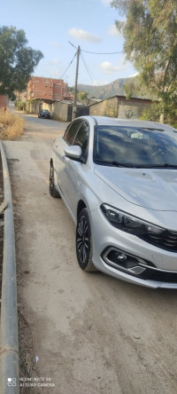 voitures-fiat-tipo-sedan-2023-life-lakhdaria-bouira-algerie