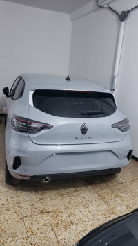 voitures-renault-clio-5-2024-evolution-phase-2-mezghrane-mostaganem-algerie